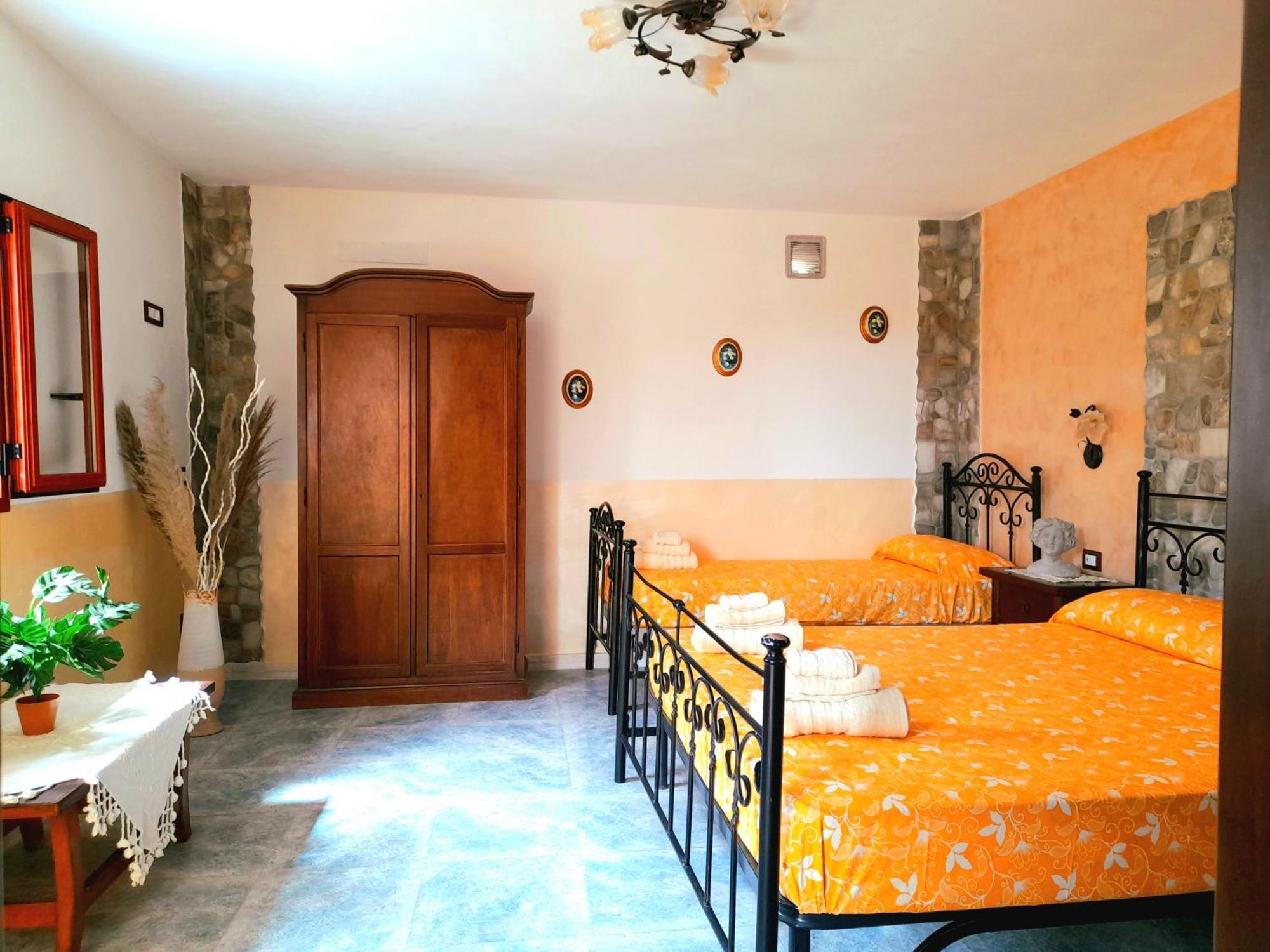 Parco Esmeralda - Family Residence E Breakfast Marina di Camerota Bilik gambar