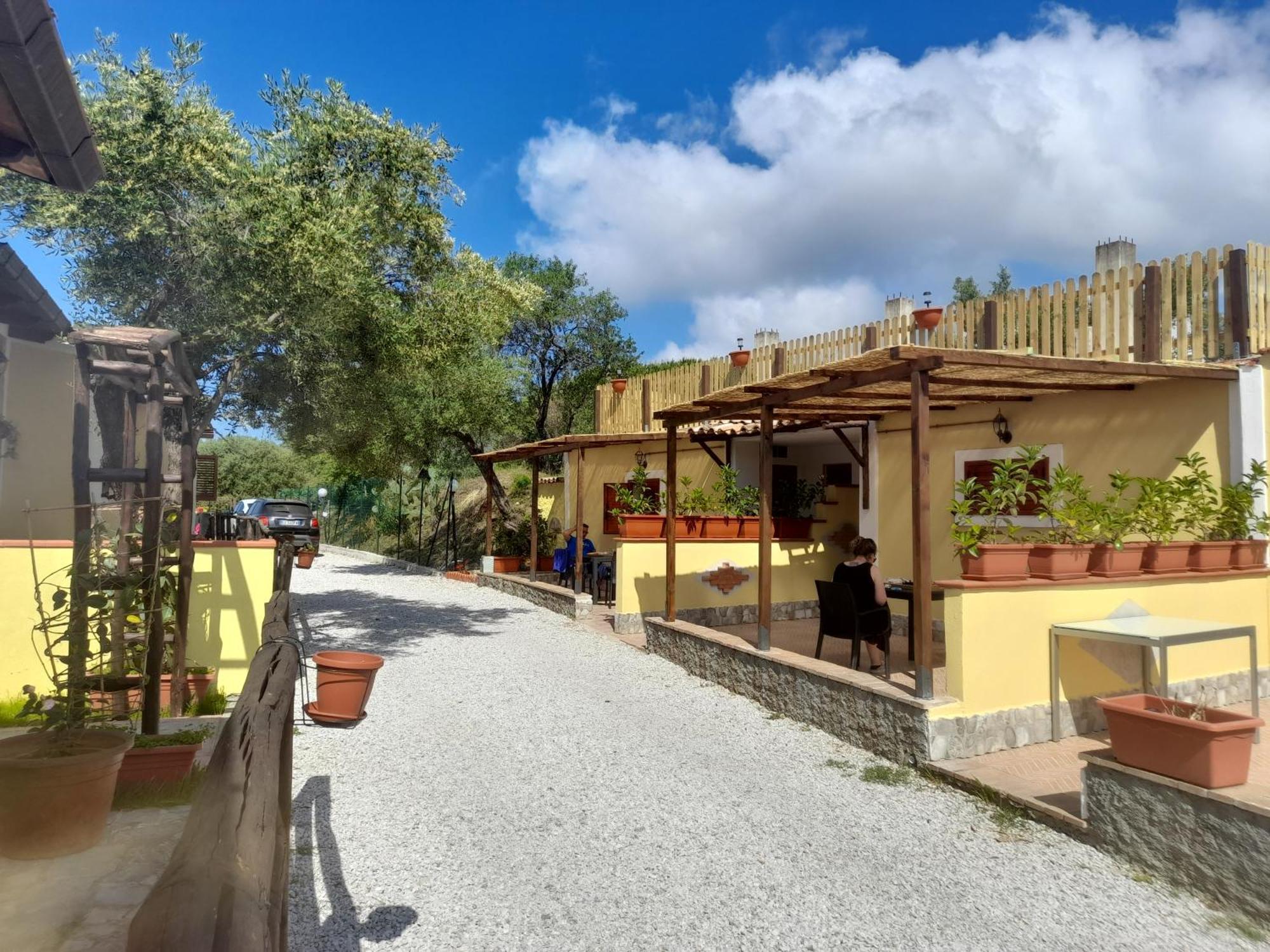 Parco Esmeralda - Family Residence E Breakfast Marina di Camerota Bilik gambar